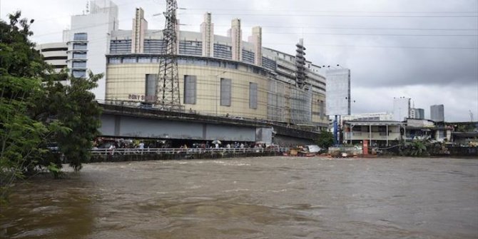 Sebanyak 3.565 orang mengungsi akibat banjir di Jakarta