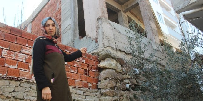 40 yıllık istinat duvarının üzerine inşa edilen bina vatandaşları korkutuyor