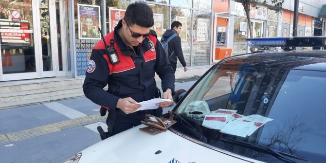 Bulduğu cüzdanı polise teslim etiler