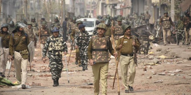 Yeni Delhi'de vatandaşlık yasasına karşı protestolarda 35 kişi öldü