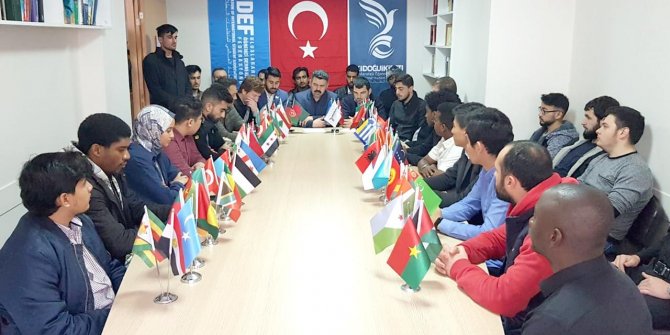 Konya'da okuyan uluslararası öğrenciler Türkiye için tek yürek!