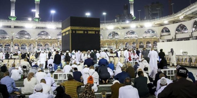 Travel umrah diminta tidak menerima pendaftaran sampai ada kepastian