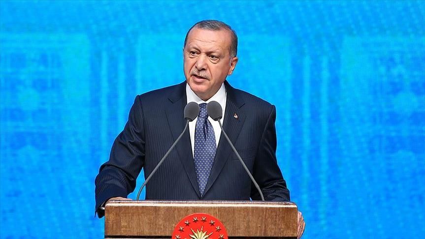 Cegah korona, Erdogan tak berjabat tangan saat kunjungan resmi ke Eropa