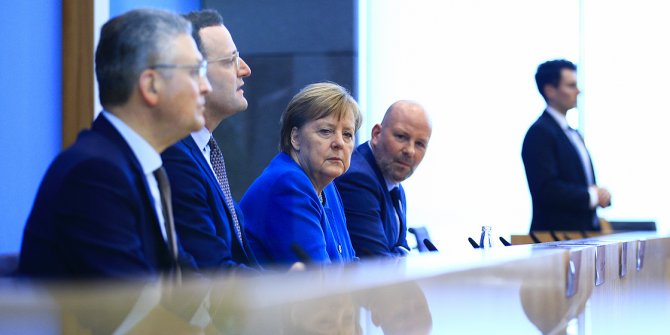 Merkel'den koronavirüsle mücadelede dayanışma çağrısı