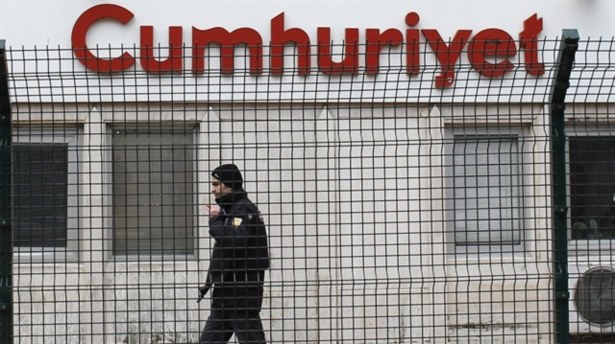 Cumhuriyet yazarları ifadeye çağrıldı