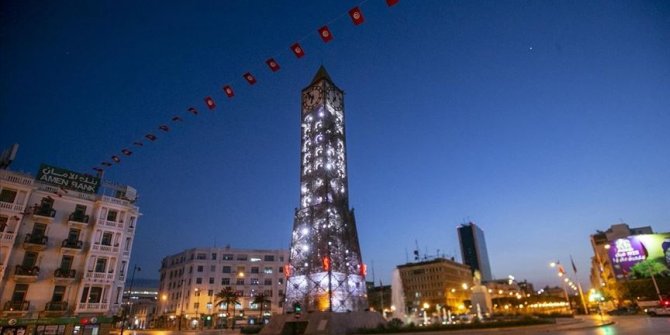 Tunus'ta koronavirüs nedeniyle ülke genelinde karantina ilan edildi