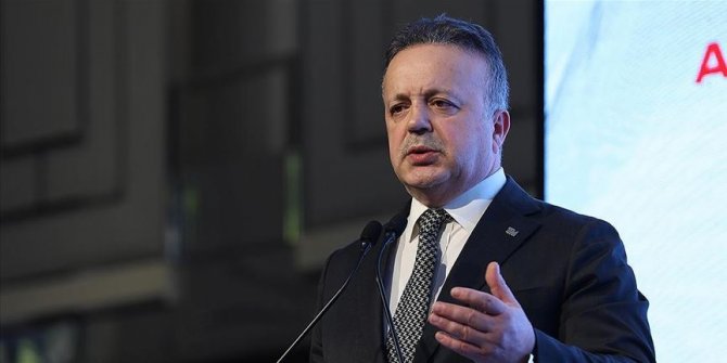 TİM Başkanı Gülle: "Günlük 1 milyon adet maske ve 100 bin litre dezenfektan üretilecek"