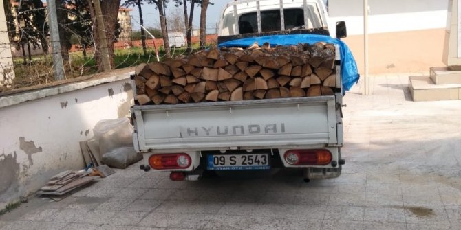 Odun yardımı bahanesiyle geldiler, altınları çalıp kaçtılar