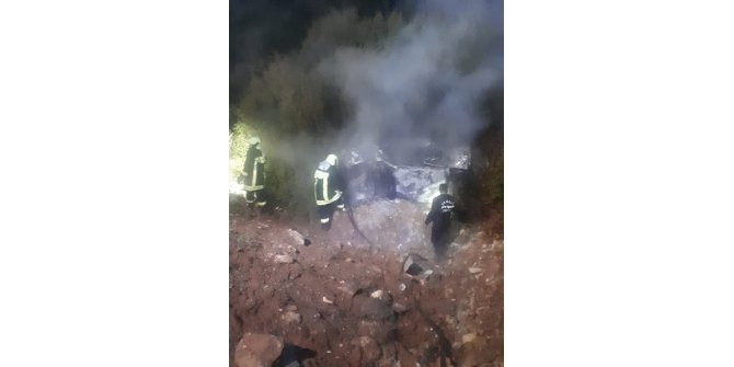 Taklalar atan otomobil alev aldı: 1 ölü