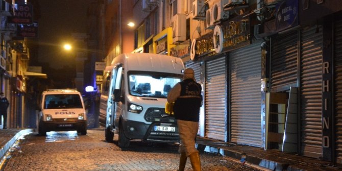 İş hanında çıkan yangında 1 kişi yanarak feci şekilde can verdi