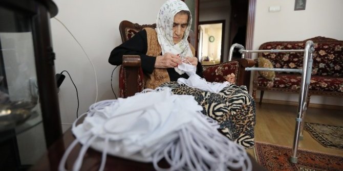 96 yaşındaki anne ile kızından örnek davranış