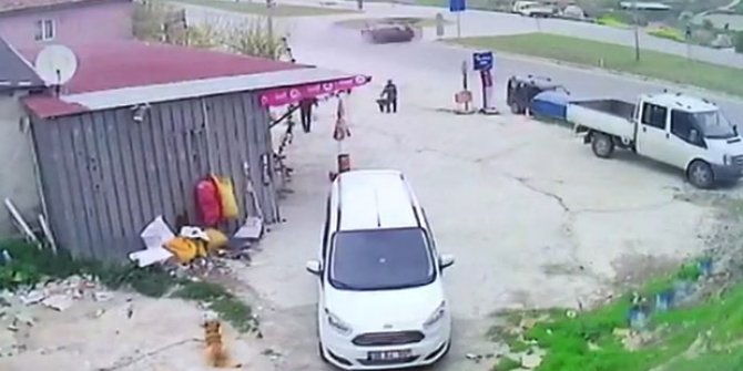 Denizli'de iki otomobil çarpıştı: 1 ölü, 2 yaralı