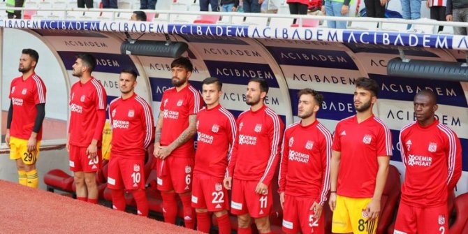 Sivasspor’da 3 futbolcuya sokağa çıkma yasağı!