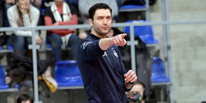 Ferhat Akbaş, Polonya'da yılın en başarılı başantrenörü seçildi