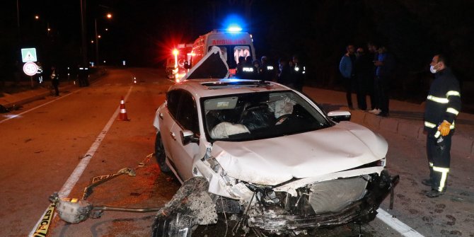 Alkollü sürücü kaza yaptı: Eşi öldü, kendisi ağır yaralı