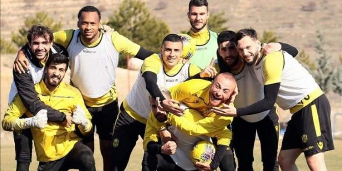Yeni Malatyasporlu futbolcular taraftara seslendi
