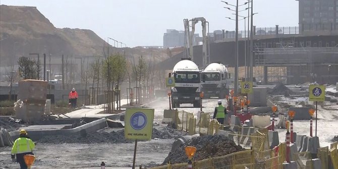 Başakşehir İkitelli Şehir Hastanesi yollarında çalışmalar aralıksız sürüyor