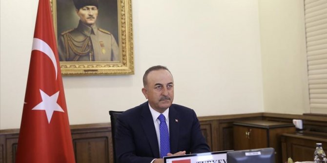 Konsolosluk Çağrı Merkezi'ni arayan 50 bininci vatandaşa Bakan Çavuşoğlu yanıt verdi