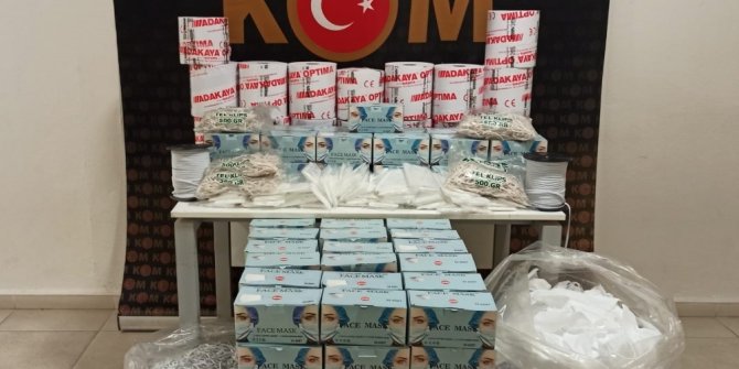 Bayburt’ta kaçak maske imalatı yapan 2 işyerinden 6 bin 194 adet koruyucu tıbbi maske ele geçirildi