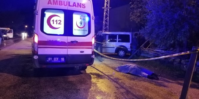 Evine 50 metre mesafede, yol kenarında ölü bulundu
