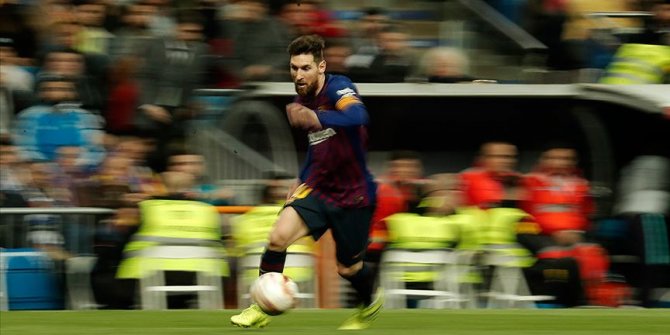 Messi transfer iddialarını yalanladı