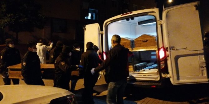 Önce eşini bıçaklayarak öldürdü sonra cinayeti itiraf etti