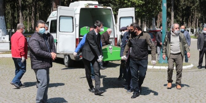 İmamdan cenaze namazında sosyal mesafe uyarısı