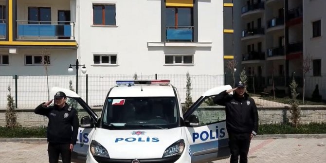 Polisten "evde kal, selam dur" klibi