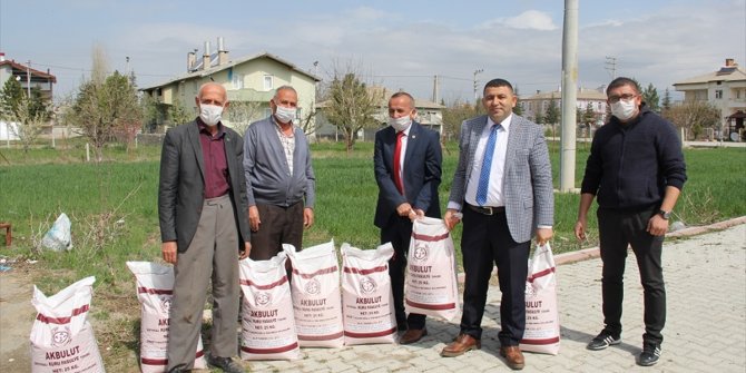 Yalıhüyük çiftçisine fasülye tohumu desteği