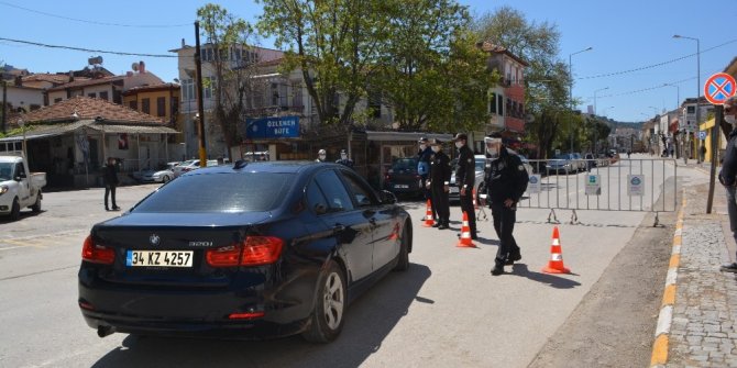 Ayvalık’ta özel araçlara Kovid 19 freni