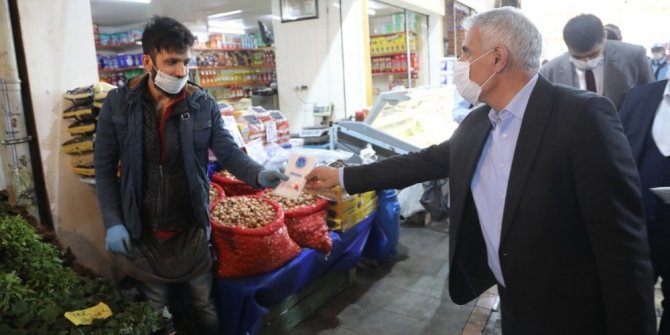 Güder’den esnafa maske