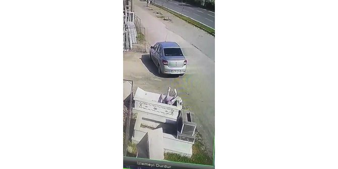 Mezar içine düşen vatandaş güldürdü