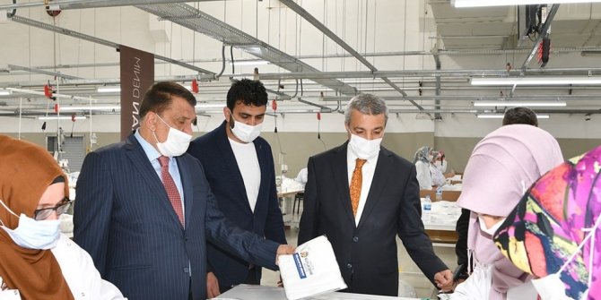 Malatya’da maske üretimi günlük 3 milyon’a çıkarılacak