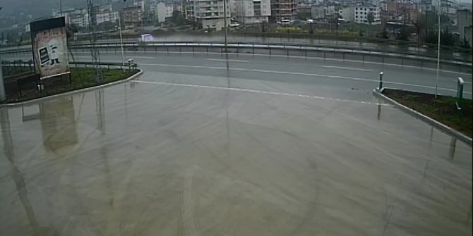 Takla atan otomobilden sağ kurtulamadı