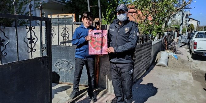 Kardeşler kumbaradaki birikimlerini kampanyaya bağışladı