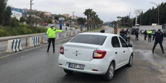 ‘Dur’ ihtarına uymadılar, araçları bağlanınca yürüyerek döndüler