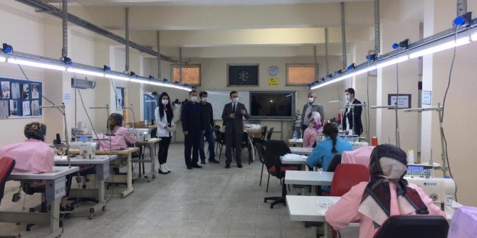 Kahta’da 10 bin koruyucu maske üretimine başlanıldı