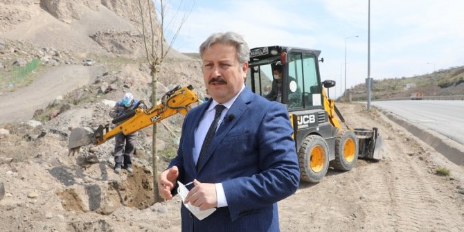 Başkan Palancıoğlu: “Vatandaşlar dikilen ağaçlar ile Melikgazili olmanın farkını yaşayacaklar”