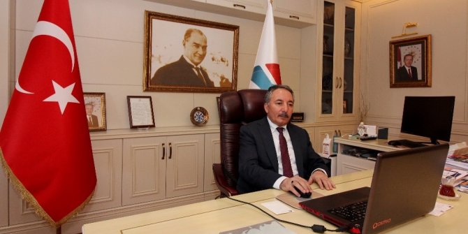 AİÇÜ Rektörü Prof. Dr. Karabulut, YÖK Başkanı ile telekonferans yöntemiyle toplantı yaptı