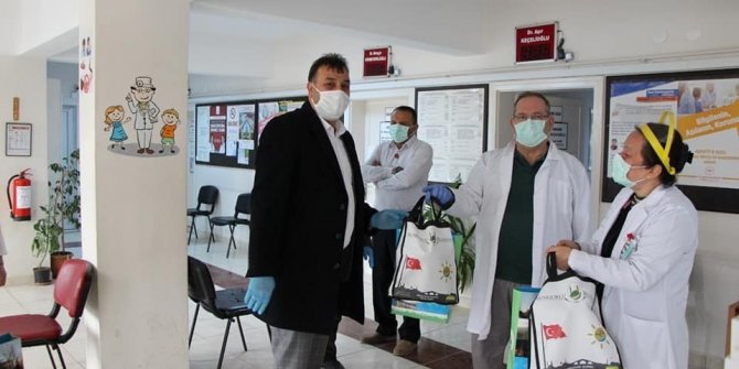 Başkan Şahiner’den sağlık çalışanlarına jest
