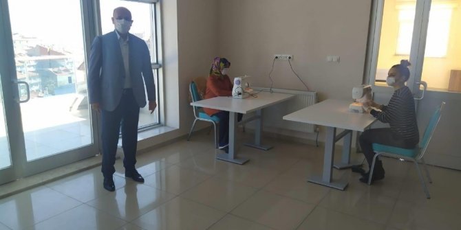 Aile ve Sosyal Politikalar Müdürlüğü’nde maske üretimine başladı