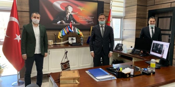 Polis Haftasını ‘siper maske’ hediye ederek kutladılar