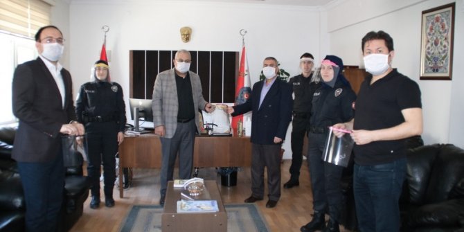Gediz BİLSEM’den polise koruyucu siperlik