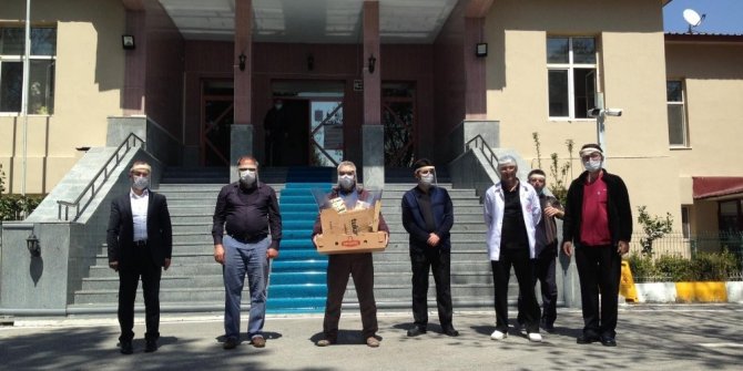 Van’daki sağlıkçılara yüz siperliği desteği