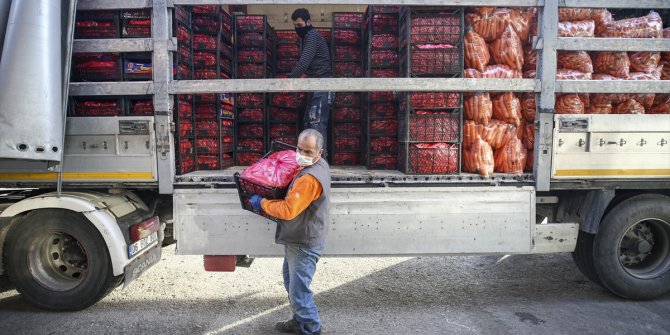 Market ve hallerde ürün tedarikine başlandı