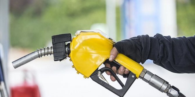 Araç sahiplerini sevindiren haber! Bu gece akaryakıta indirim geliyor (Konya'da akaryakıt fiyatları)