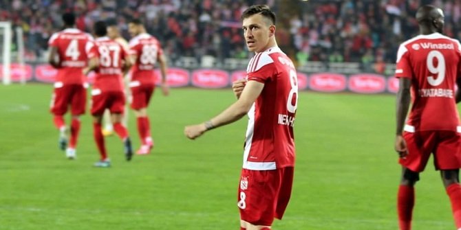 Galatasaray'da Mert Hakan'ın giyeceği forma belli oldu