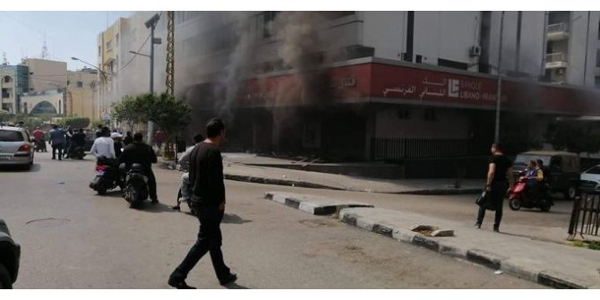 Lübnan'daki protestolar sırasında Hz. Ayşe'ye yönelik hakaret içerikli sloganlara tepki yağdı