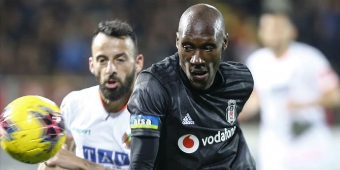 Atiba Hutchinson, 1 yıl daha futbol oynamak istiyor