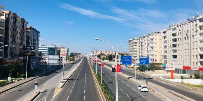 Diyarbakır’da cadde ve sokaklarda kısıtlamanın ikinci gününde de seslik hakim